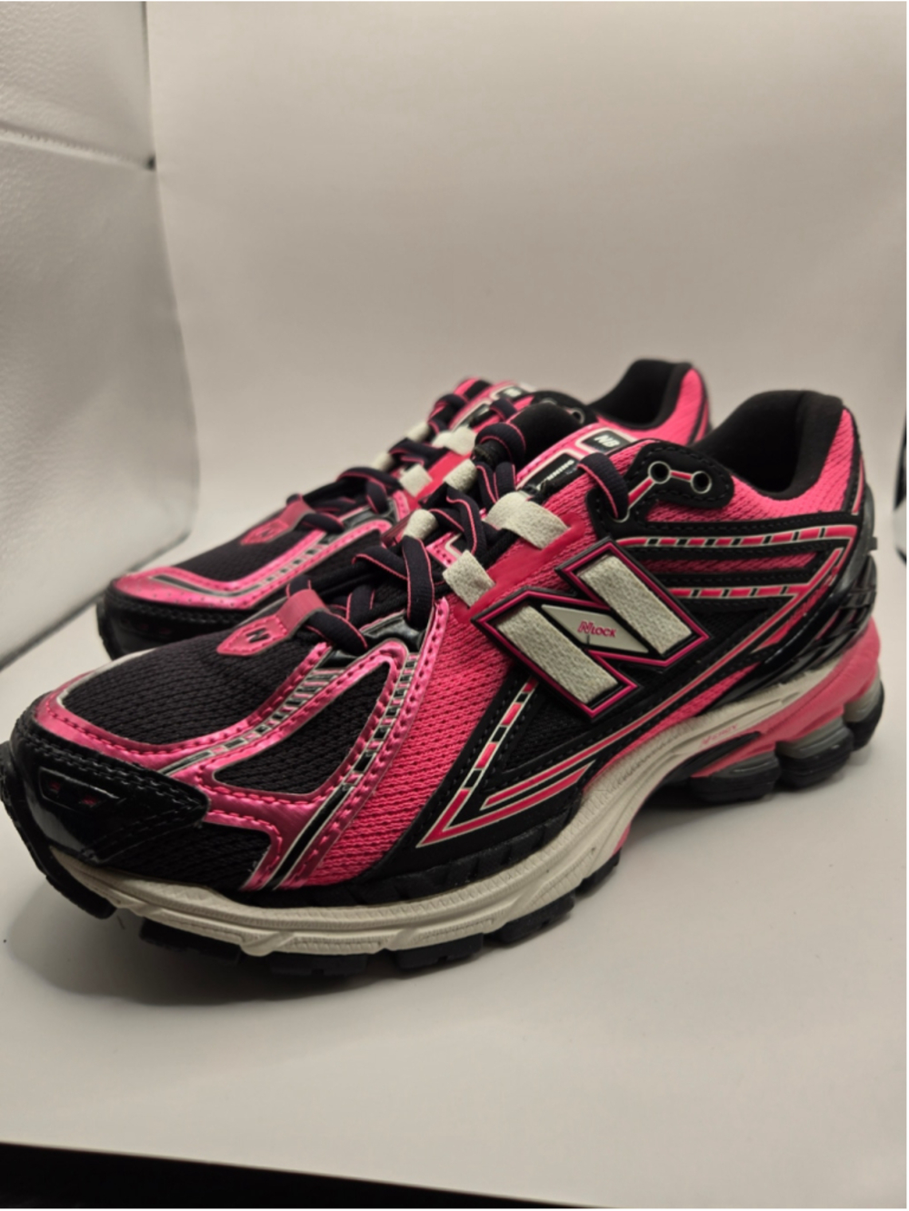 Women's New Balance 1906R Sneakers Size 6 Pink and Black